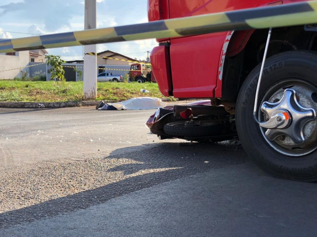 Motociclista morre e passageira fica gravemente ferida em acidente no Bairro Guanabara em Patos de Minas | Patos Agora - A notícia no seu tempo - https://patosagora.net