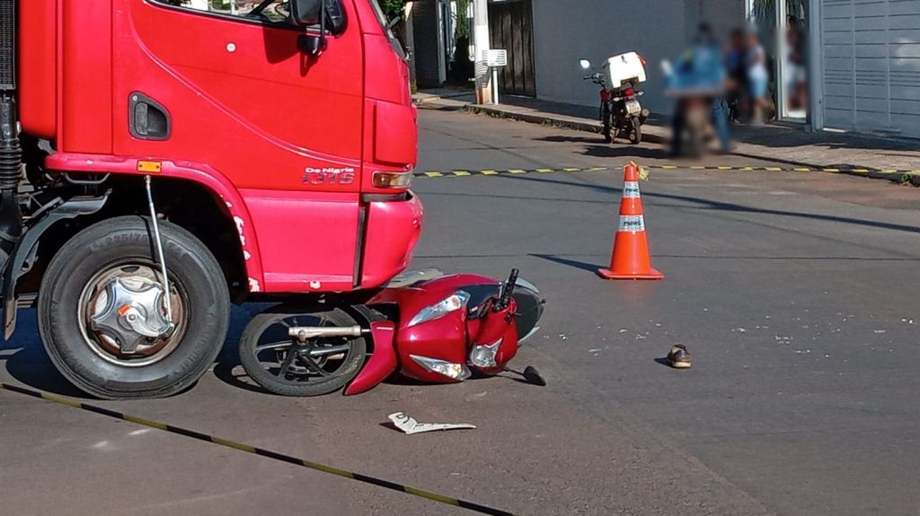 Motociclista morre e passageira fica gravemente ferida em acidente no Bairro Guanabara em Patos de Minas | Patos Agora - A notícia no seu tempo - https://patosagora.net