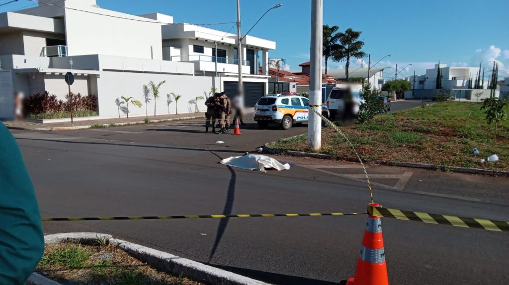 Motociclista morre e passageira fica gravemente ferida em acidente no Bairro Guanabara em Patos de Minas | Patos Agora - A notícia no seu tempo - https://patosagora.net