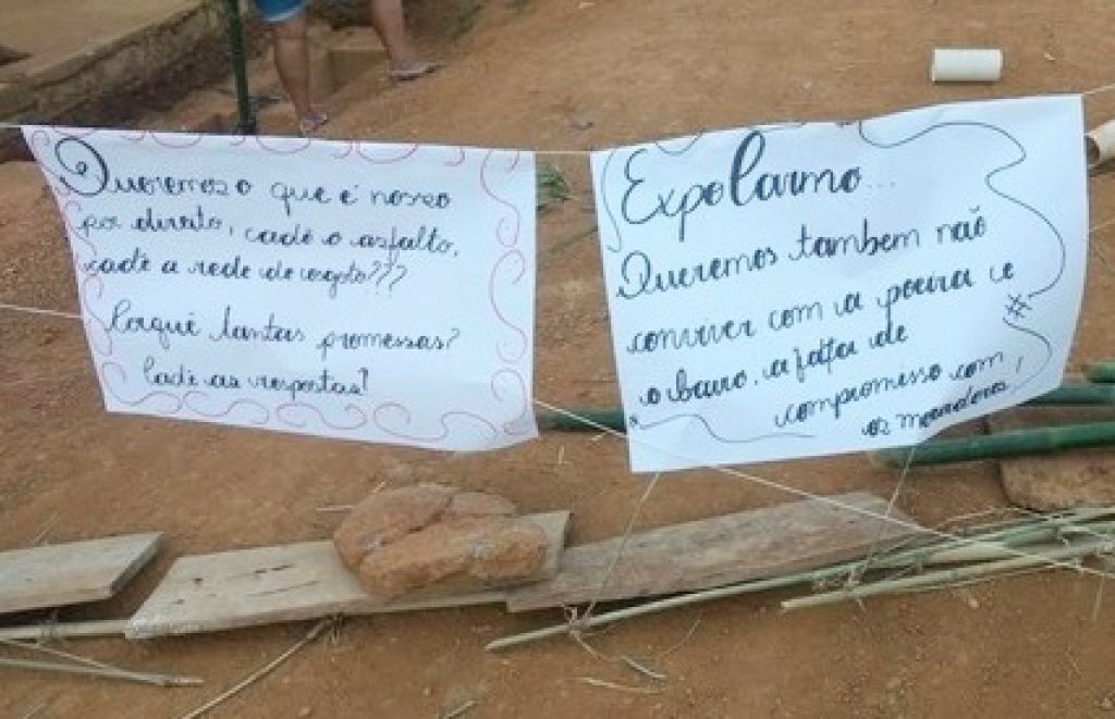 Carmo do Paranaíba: Moradores realizam manifestação no bairro Niteroi