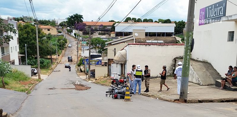 Acidente entre duas motocicletas deixa dois feridos na Rua São Geraldo