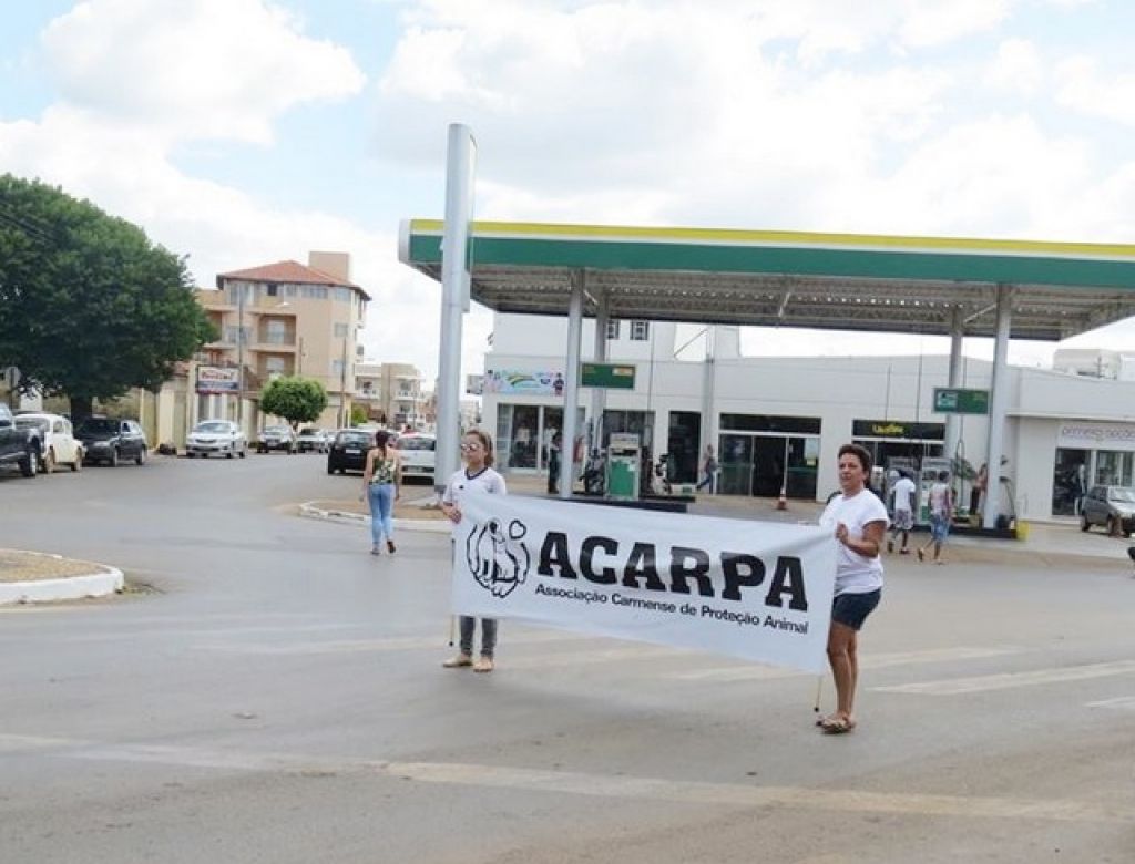 ACARPA realiza 1ª blitz solidária em Carmo do Paranaíba