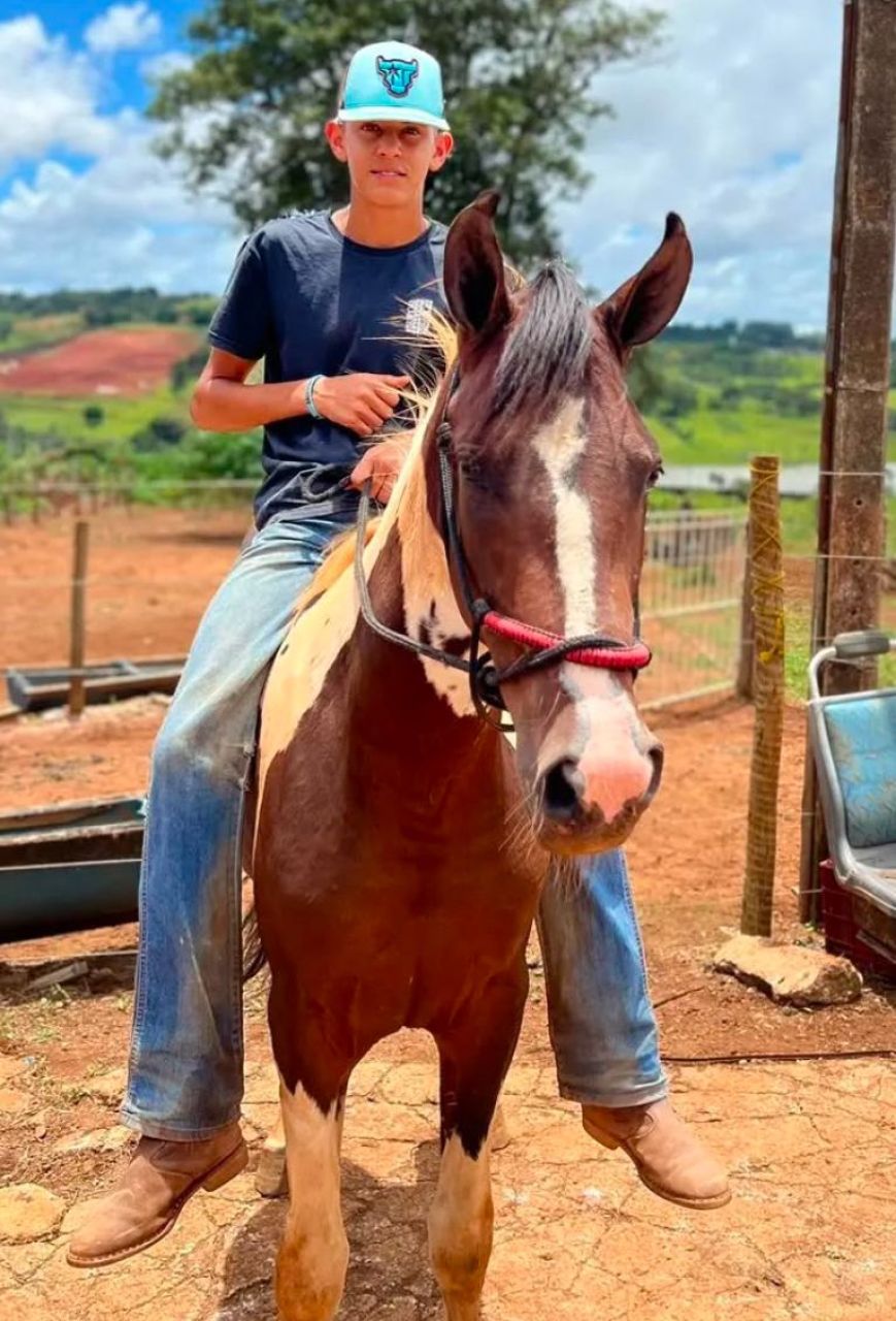 Filho de vereador atira para o alto e acerta jovem durante festa em São Gotardo