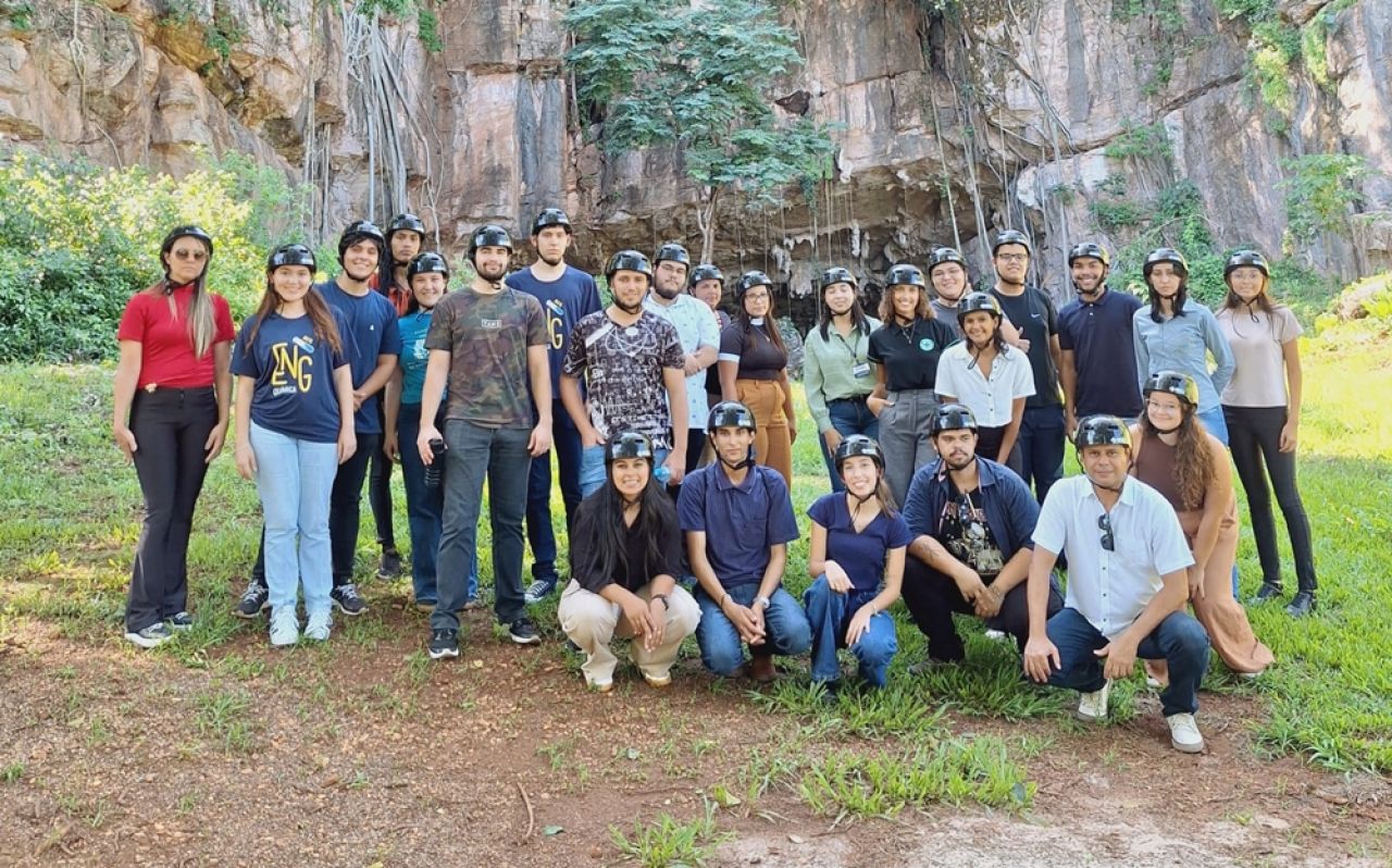 Alunos de graduação e dos cursos técnicos realizam visita técnica à Nexa Resources