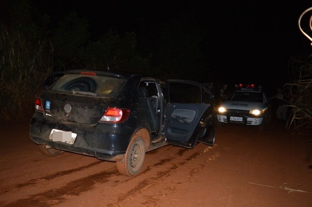 Bandidos assaltam e roubam automóveis em fazenda no município de Carmo do Paranaíba