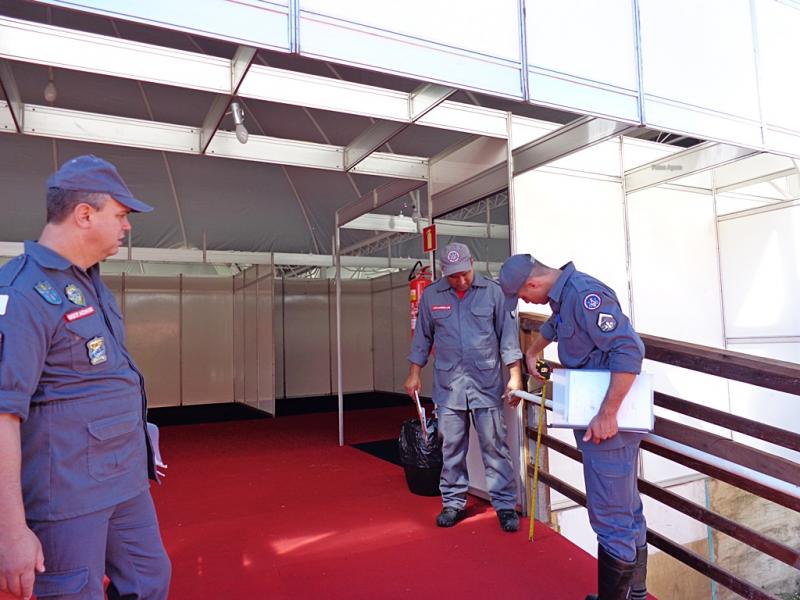 Corpo de Bombeiros realiza vistorias para garantir segurança na fenamilho 2015