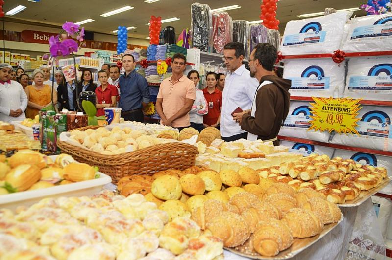 Grupo Bernardão reinaugura supermercado da Rua Major Gote 