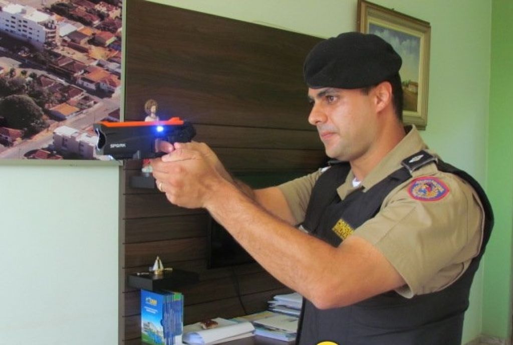 Presidente Olegário: Polícia Militar usará arma não letal para combater crimes