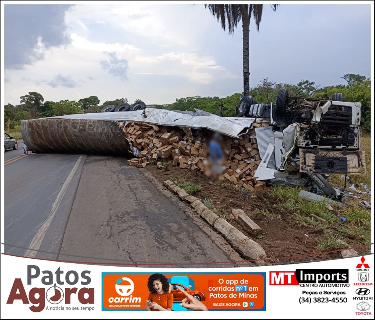 Carreta aquaplana e sai da pista na BR-365; populares saqueiam carga