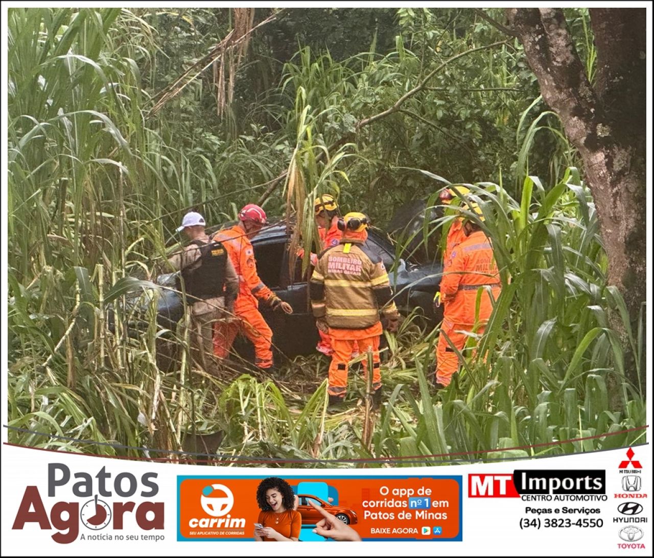 Carro sai da pista após aquaplanagem na BR-354, em Patos de Minas