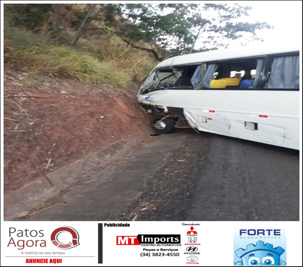 Micro-ônibus com pacientes da saúde de Campos Altos sofre acidente na BR-262