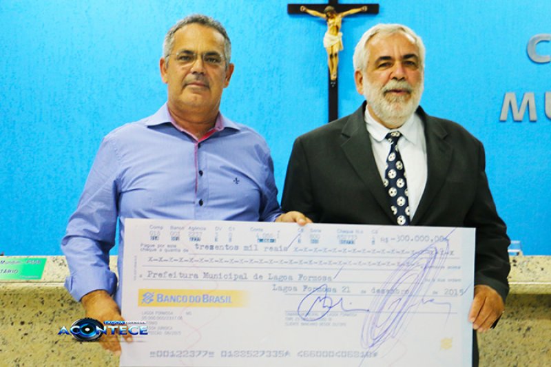  Ronaldo Mundim (Bola) presidente da Câmara de Lagoa Formosa devolve R$ 300.000,00 mil Reais para o prefeito José Wilson Amorim