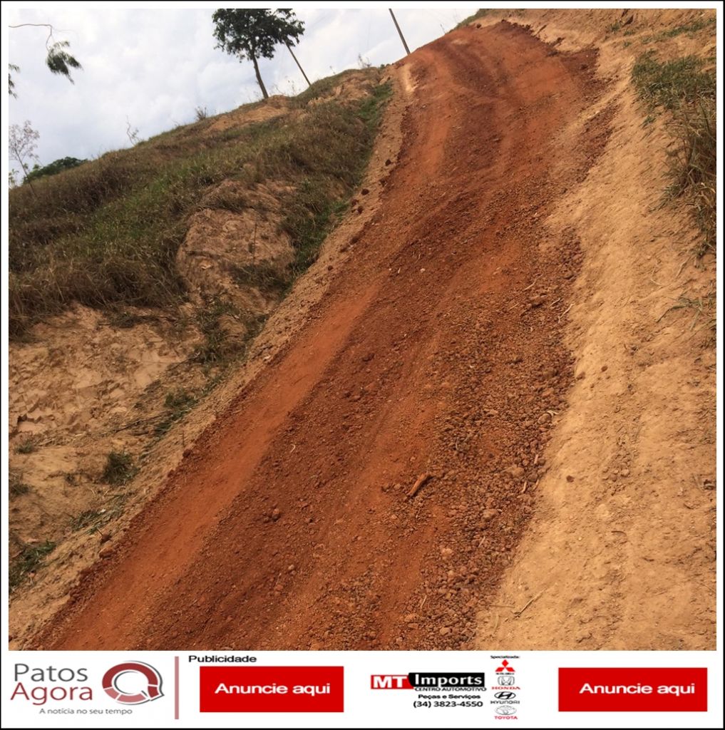 Produtores pagam do próprio bolso recursos para recuperar estrada na zona rural de Patos de Minas
