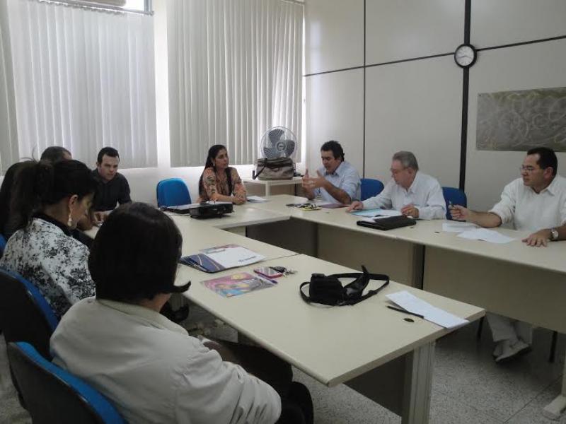Prefeitura e Unipam discutem ampliação do quadro de funcionários para UPA Porte III