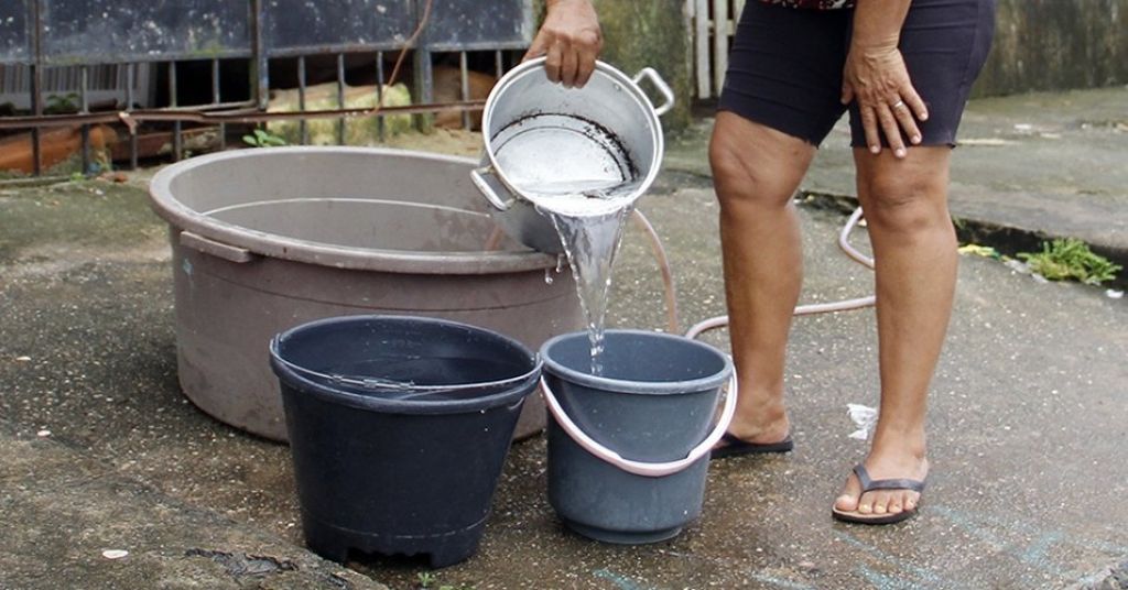 Moradores de Santana de Patos reclamam que estão sem água há quatro dias