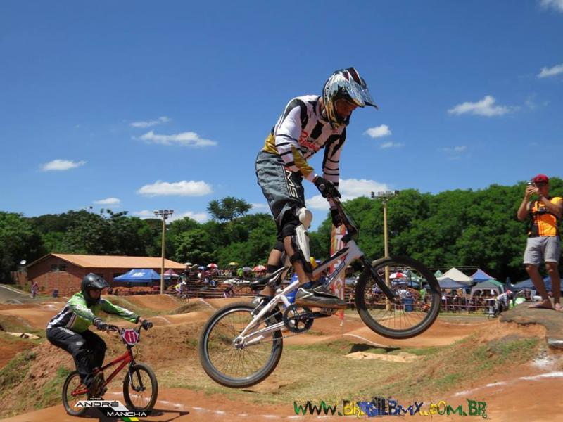 Atleta patense de bicicross espera conquistar o título da Taça Minas Gerais no próximo final de semana.