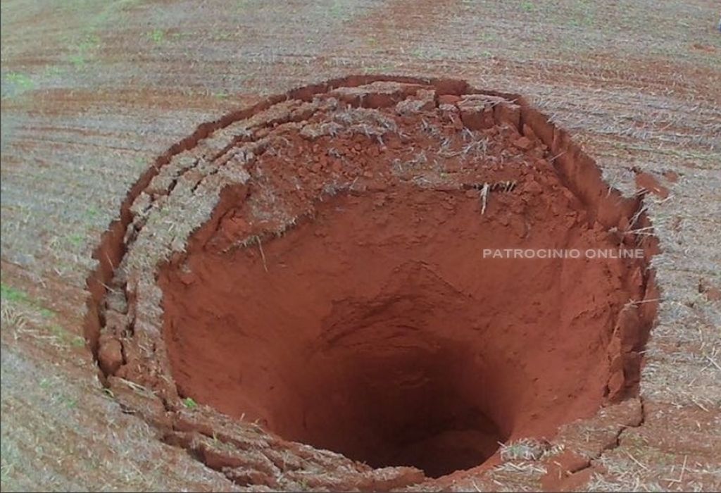 Prefeitura de Coromandel se manifesta sobre cratera misteriosa que surgiu em fazenda do município