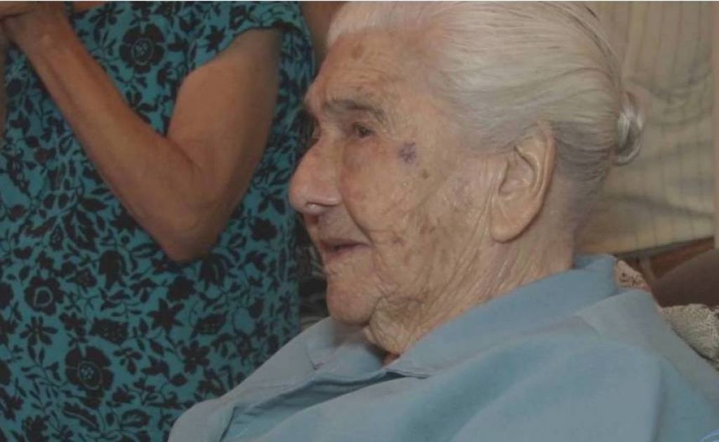 Com 105 anos Dona Sílvia comemora aniversário em Patos de Minas 