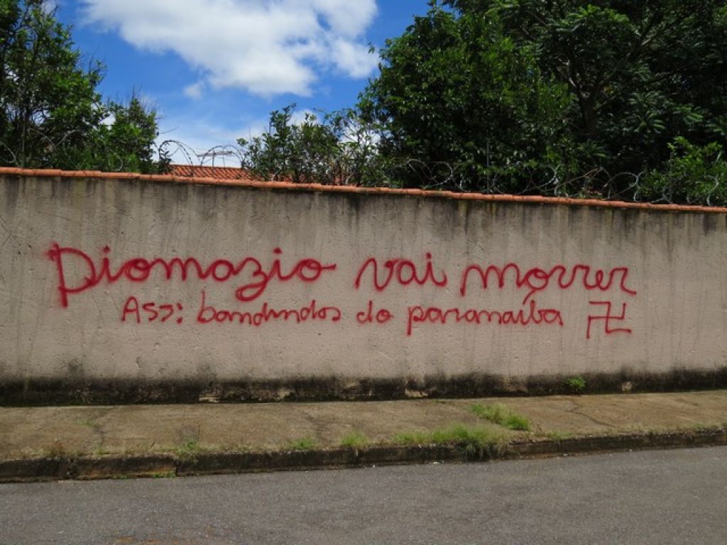 Pichações ameaçam Policiais Militares em Carmo do Paranaíba