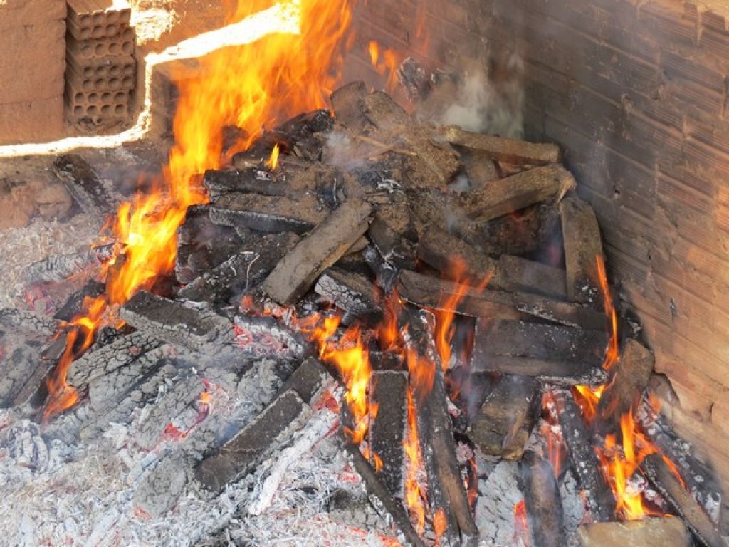 Polícia Civil faz incineração de 150 Kilos de drogas em Cerâmica de Carmo do Paranaíba