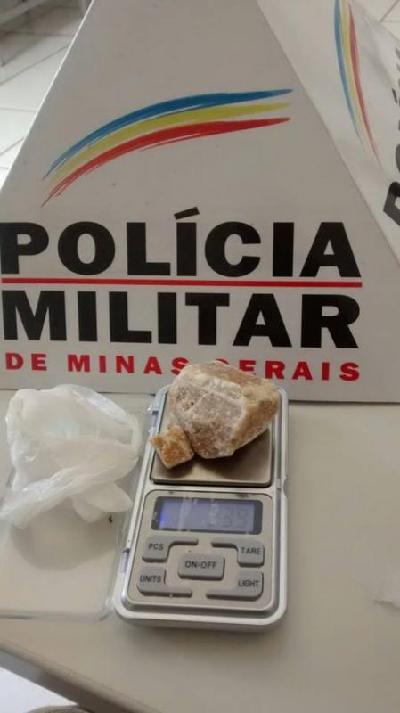 Polícia Militar apreende pedra de crack de 34 gramas em Lagoa Formosa.