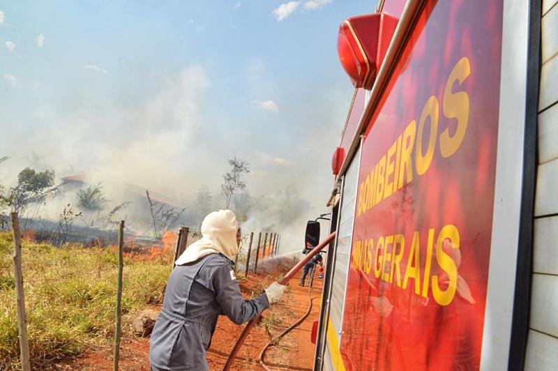 Incêndio Criminoso destrói cerca de 200 hectares de pastagem e mata na região do Canavial 