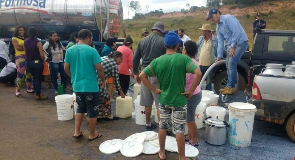 Por conta de paralisação, produtores de Lagoa Formosa começam a distribuir leite para evitar desperdício