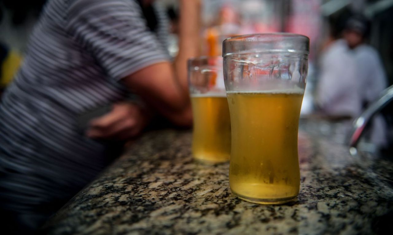 Governo de Minas autoriza venda de bebida alcoólica nas Eleições 2022