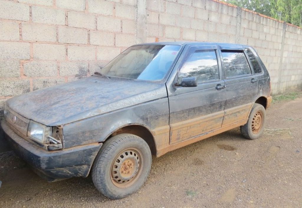 Carmo do Paranaíba: Carro roubado em Serra do Salitre é localizado