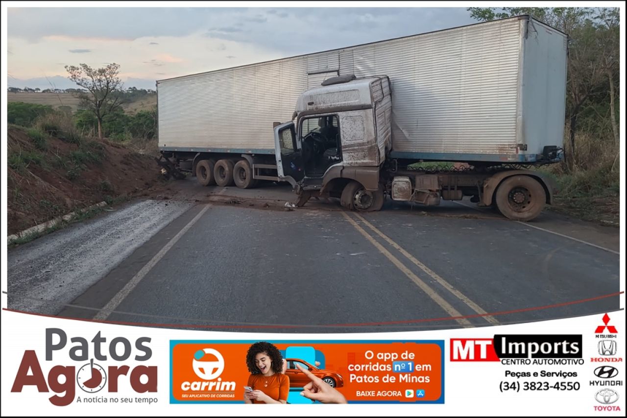 Pista molhada provoca colisão entre dois caminhões na BR-352
