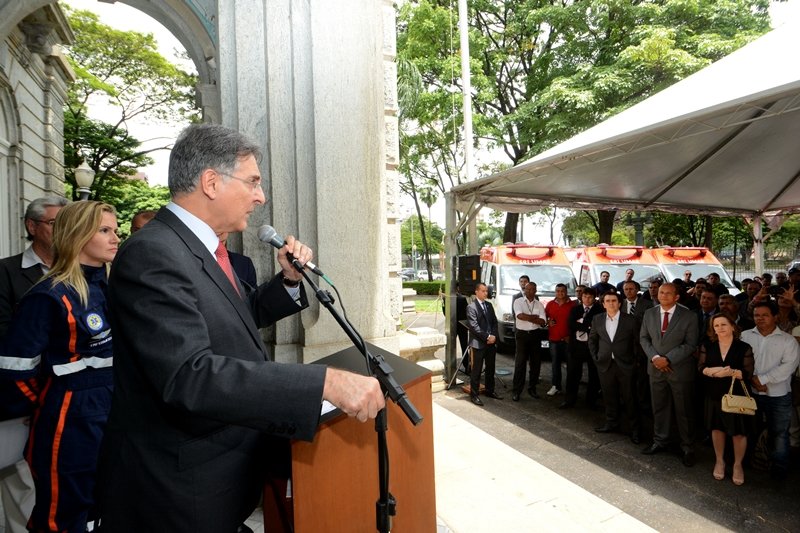 Governador entrega 24 ambulâncias para o Samu de Patos de Minas e mais 10 municípios