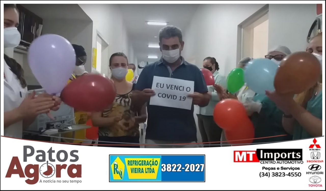 Prefeito de Serra do Salitre se recupera da Covid-19 e profissionais da Saúde fazem emocionante comemoração