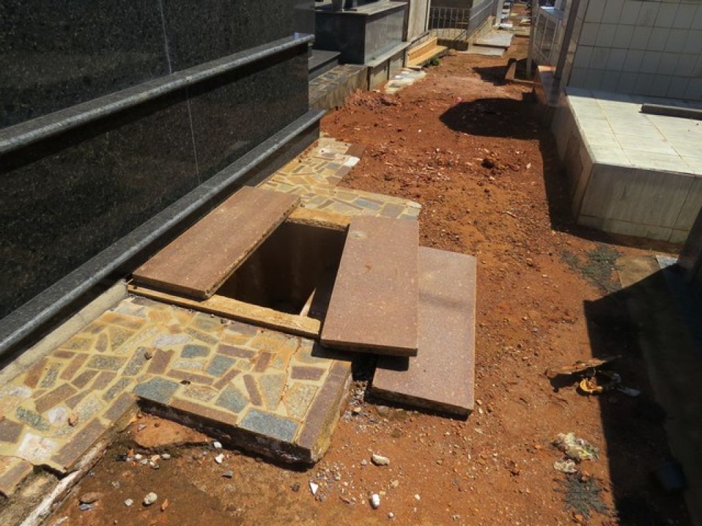 Carmo do Paranaíba: Túmulo é violado e a suspeita é de que os ossos poderão ser usados em ritual