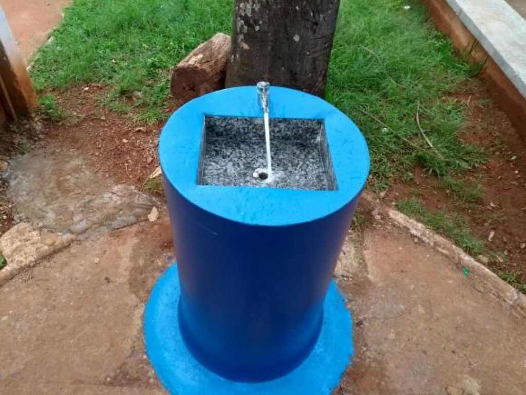 Bebedouros de água são instalados pela Prefeitura na Orla da Lagoa Grande 