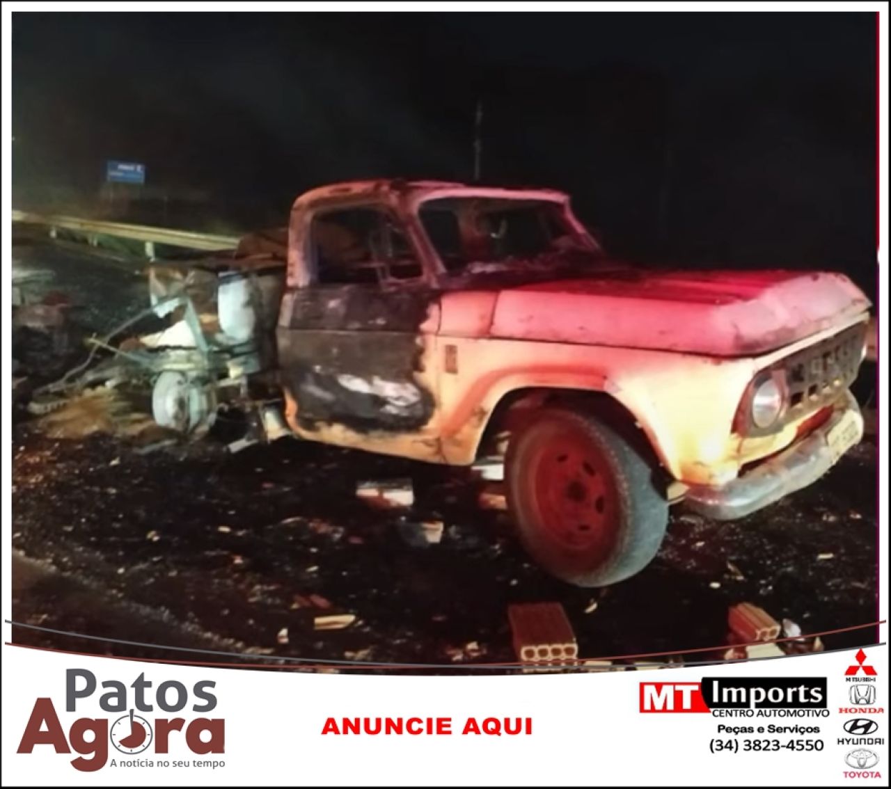 Duas caminhonetes pegam fogo após acidente na BR-050 próximo à Uberlândia