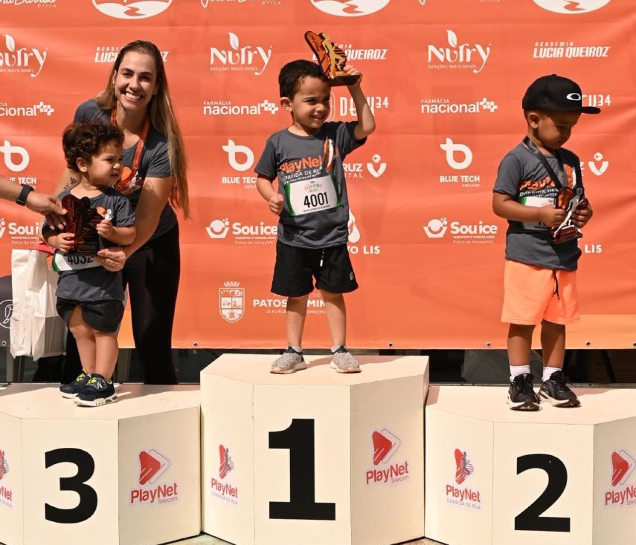 Filho de militares, Miguel, de apenas 3 anos, conquista sua primeira corrida de rua
