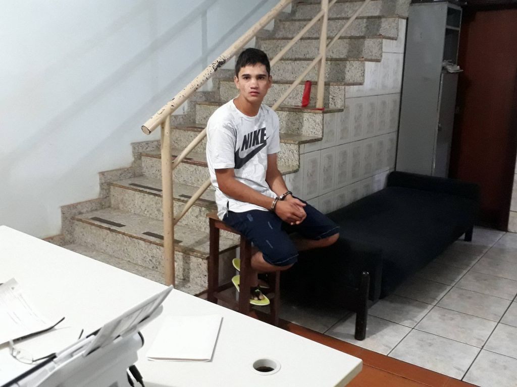 Lagoa Formosa: Jovem de 18 anos é preso acusado de arrombar lojas no Centro