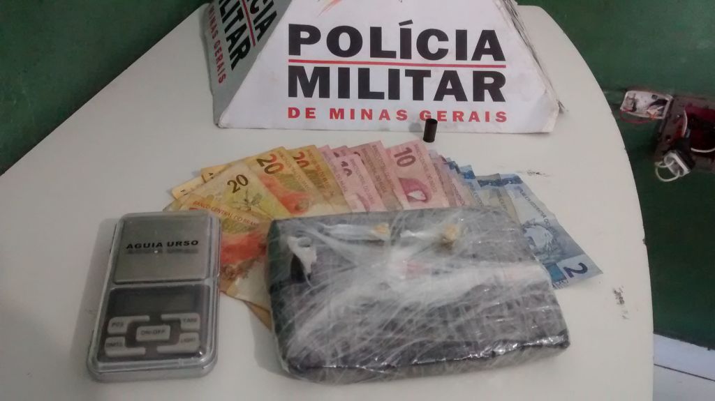 Homem de 33 anos é presos suspeito de tráfico de drogas no bairro Alto da Colina