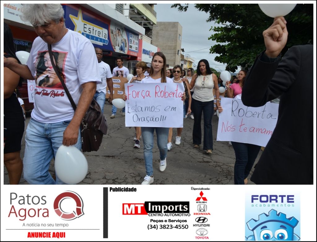 Várias pessoas saem às ruas da cidade de Três Marias para pedir justiça para a dentista Roberta Pacheco