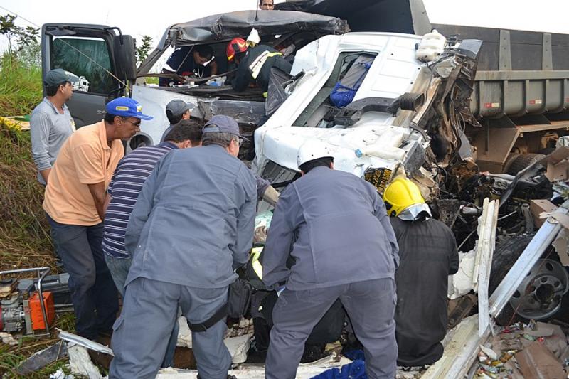 Grave acidente deixa mortos e feridos na BR-354 próximo do Aguinaldo das Pamonhas