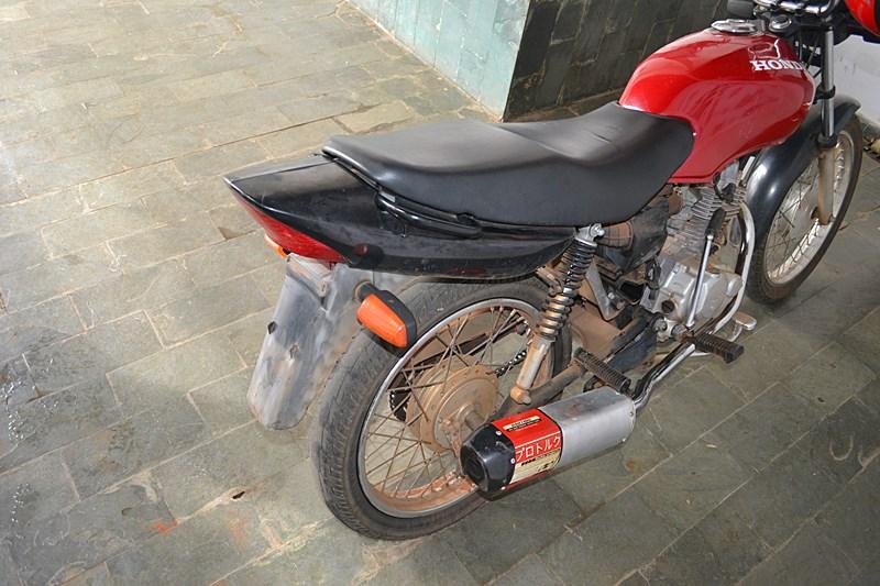 Após investigações da policia civil motocicleta é recupera no bairro Alto Colina 