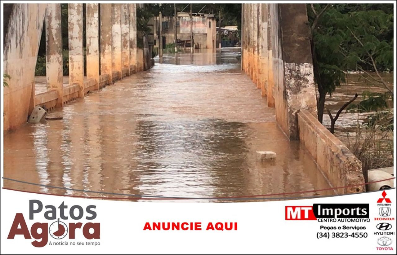 Ponte do Arco segue tomada pelas águas do Rio Paranaíba em Patos de Minas