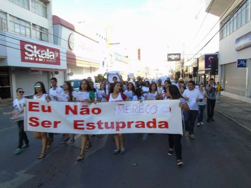 Protesto contra onda de estupros em Patos de Minas é realizado no aniversário da cidade