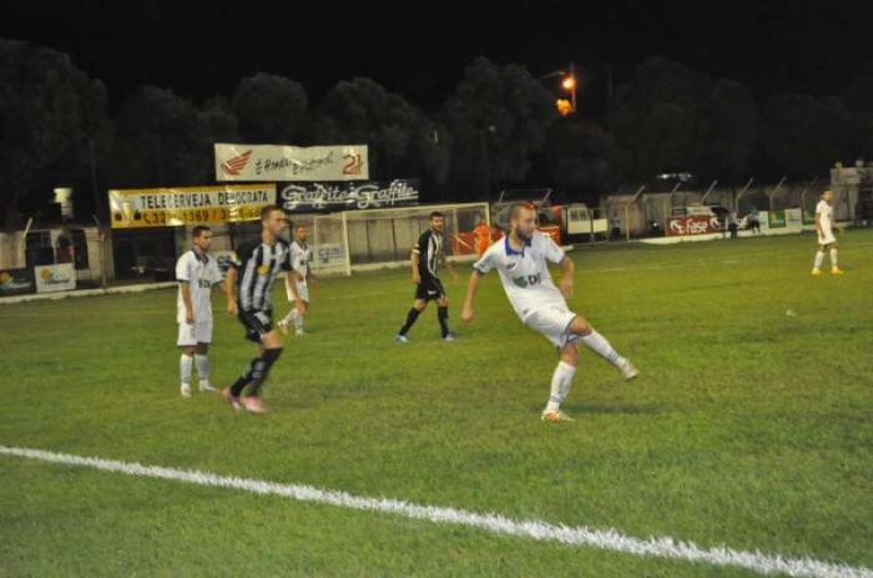 URT leva gol no finalzinho em Valadares