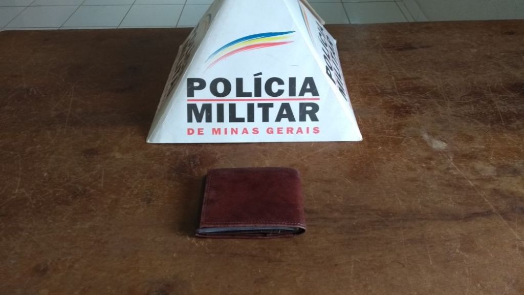 Carmo do Paranaíba: Suspeito é preso portando cartões e documentos advindos de furto