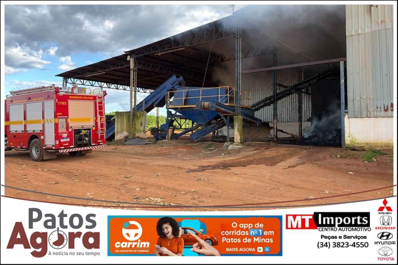 Incêndio atinge galpão em Santana de Patos durante descarregamento de palha de milho