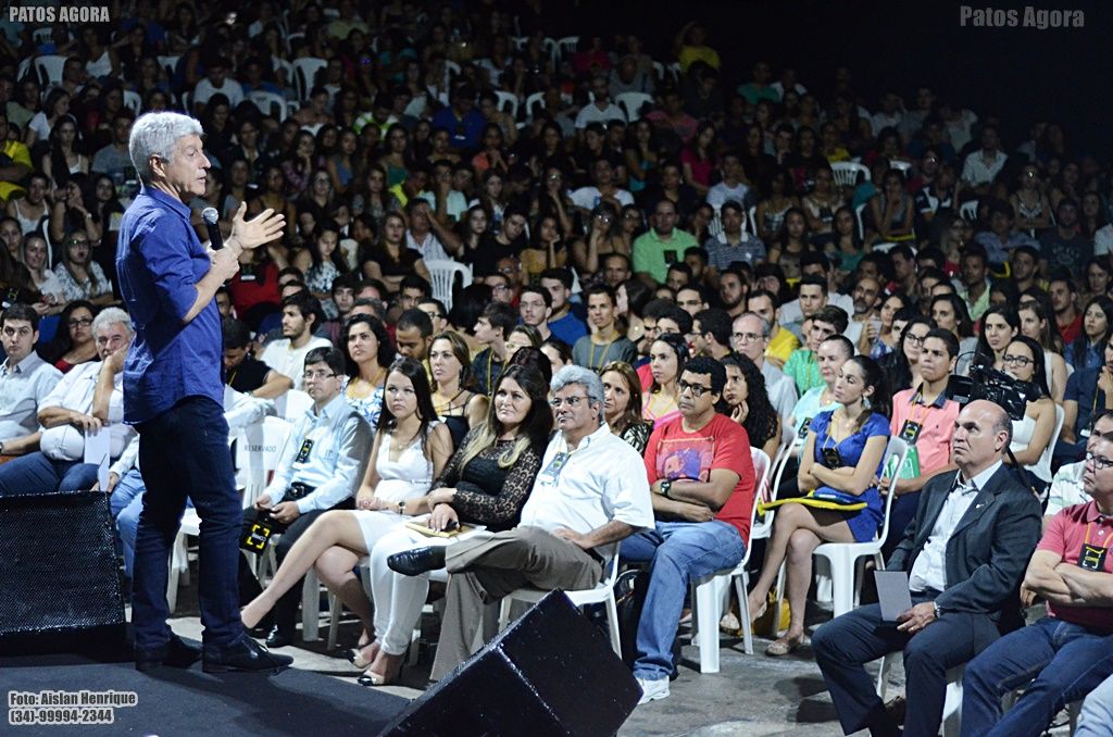 Caco Barcelos abre 13º Congresso Mineiro de Empreendedorismo em Patos de Minas