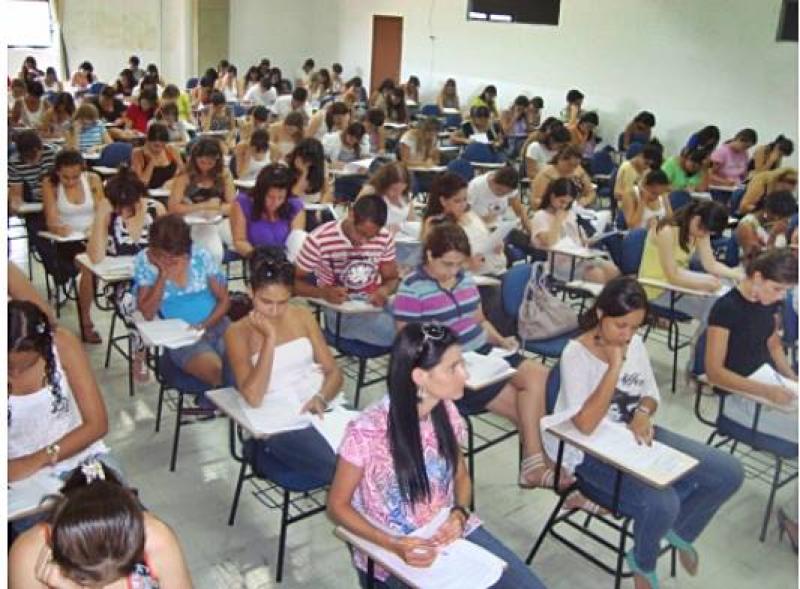 Último dia de inscrições para o exame de bolsas on-line 2015 do Instituto Máximo em Patos de Minas